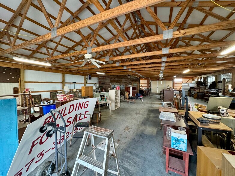 More Photos Of 20884 Pike 307, Bowling Green General Retail For Sale