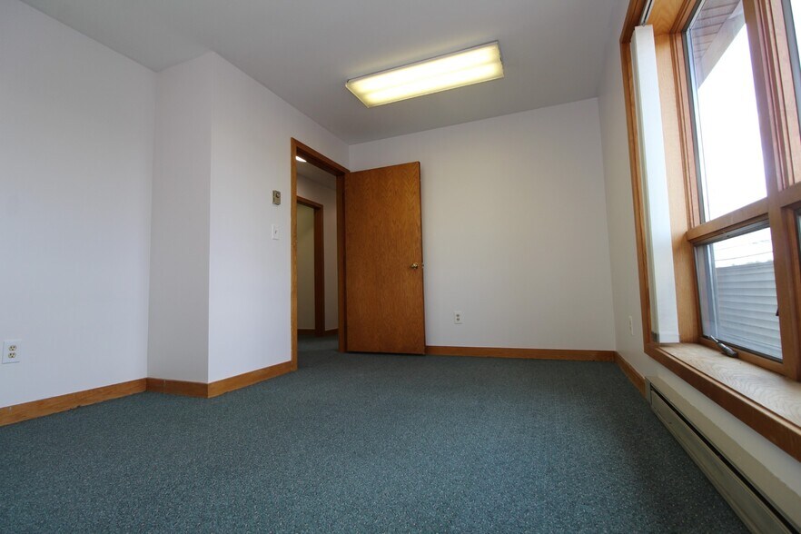More Photos Of 91 Larrabee Rd, Westbrook Medical For Lease