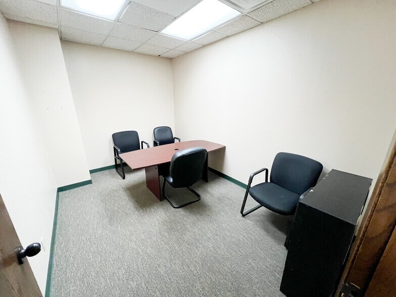 More Photos Of 2408 N Big Spring St, Midland Office For Sale