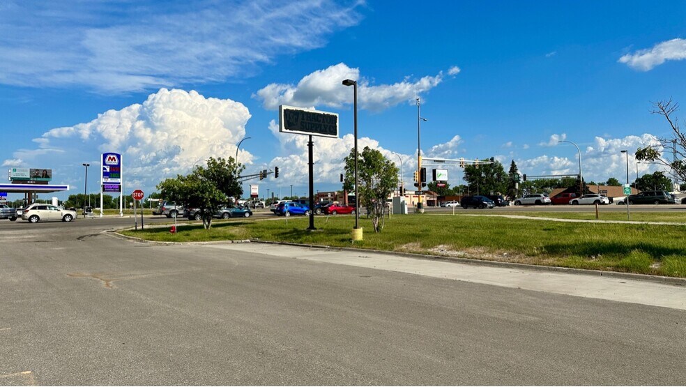 More Photos Of 3330 Highway 10 E, Moorhead Freestanding For Lease