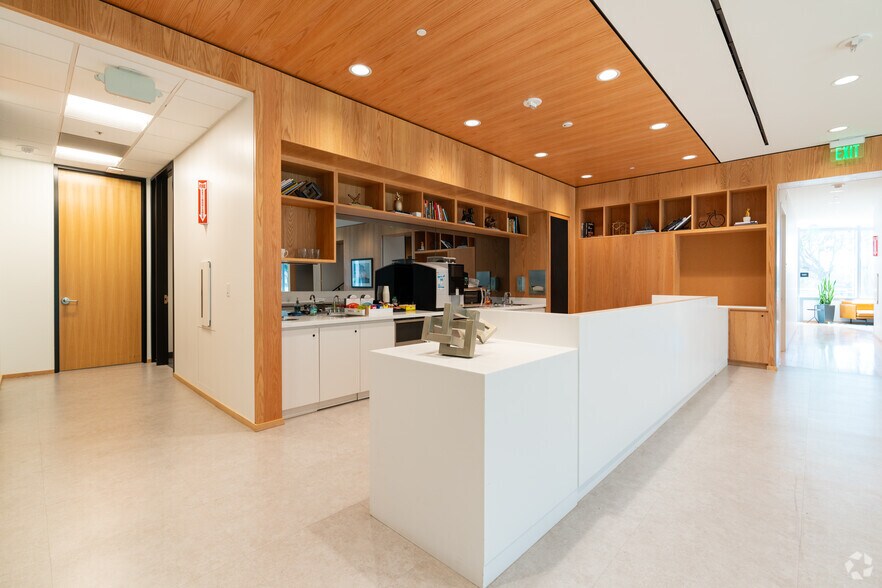 More Photos Of 611 Gateway Blvd, South San Francisco Coworking Space