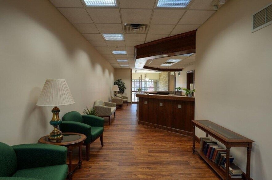 More Photos Of 941 Steubenville Ave, Cambridge Office For Lease