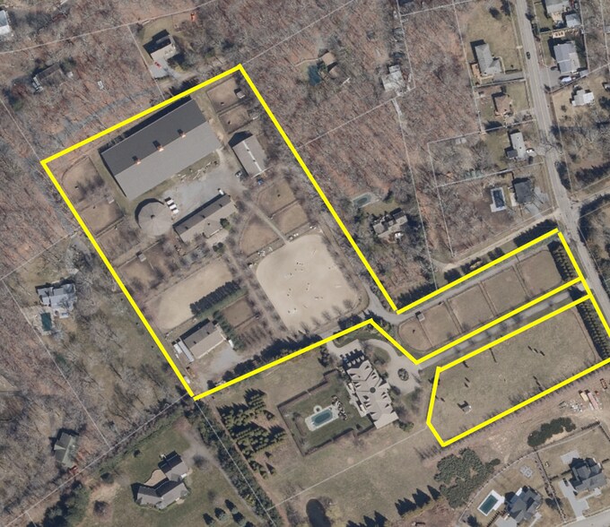 Primary Photo Of 55 Cox Neck Rd, Mattituck Horse Stables For Lease
