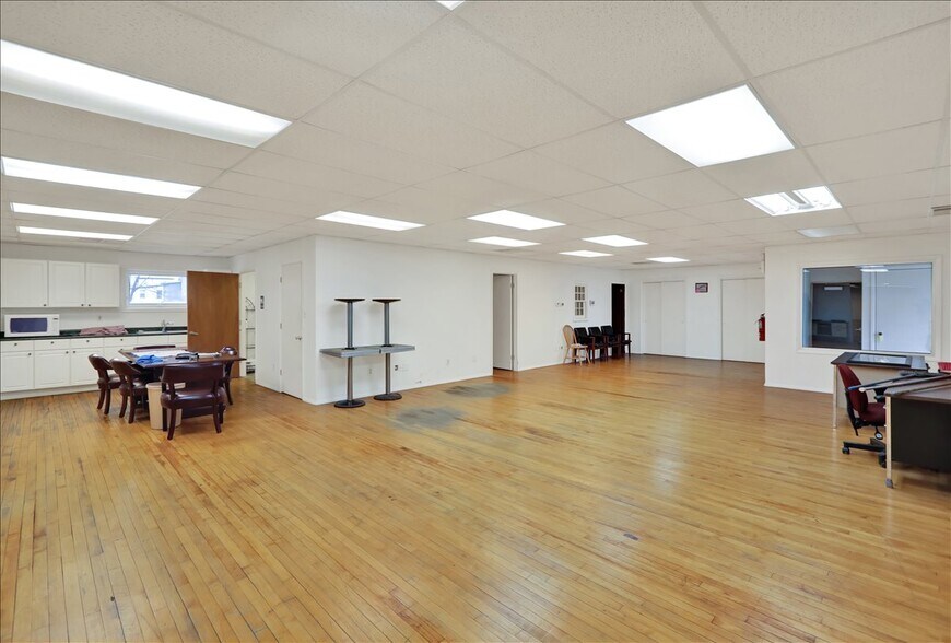 More Photos Of 345 N Main St, Bernville Industrial For Sale
