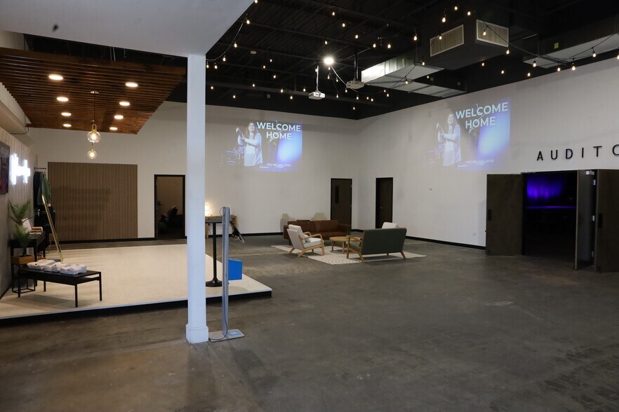 More Photos Of 2800 N Water St, Decatur General Retail For Sale