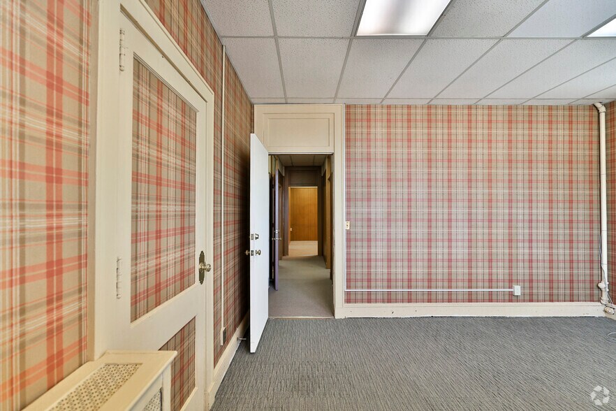 More Photos Of 13-51 River Rd, Fair Lawn General Retail For Sale