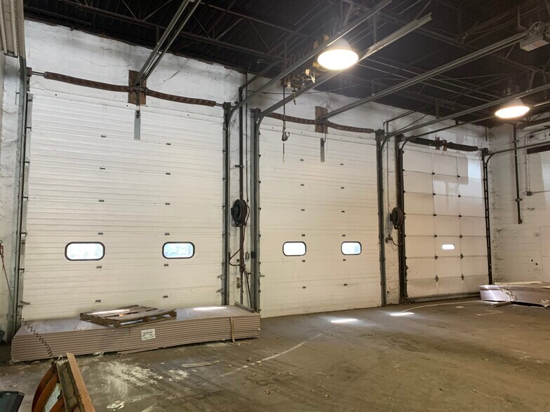 More Photos Of 1111 US Highway 20, Michigan City Truck Terminal For Lease