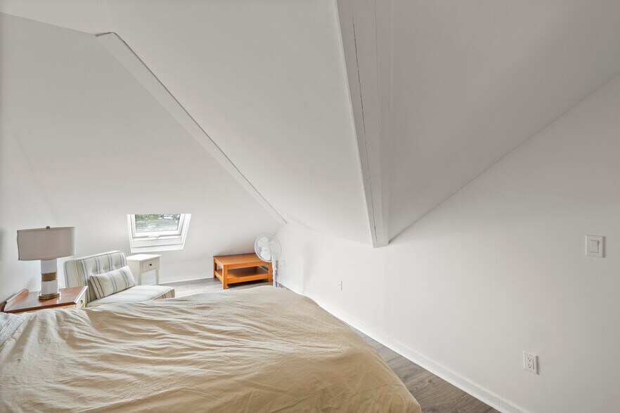 More Photos Of 56 Elm St, Camden Storefront For Sale