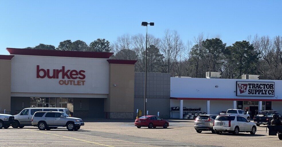 More Photos Of 1090-1164 Homer Rd, Minden General Retail For Lease
