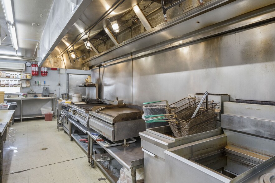 More Photos Of 6605 Hwy 54, Osage Beach Restaurant For Sale