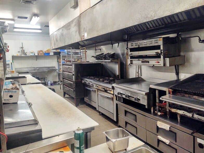 More Photos Of 21 Fairway Dr, Edisto Island Restaurant For Sale