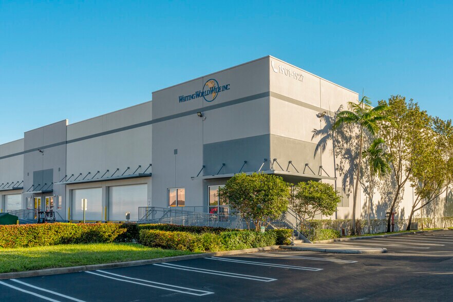 More Photos Of 7950-7966 NW 14th St, Miami Unknown For Lease