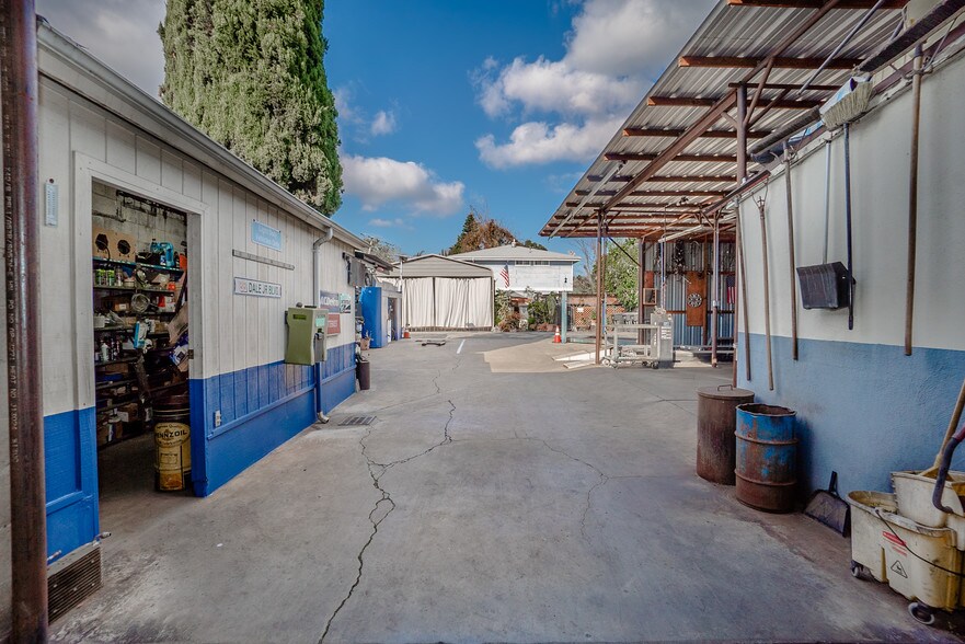 More Photos Of 12211 Hadley St, Whittier Auto Repair For Sale