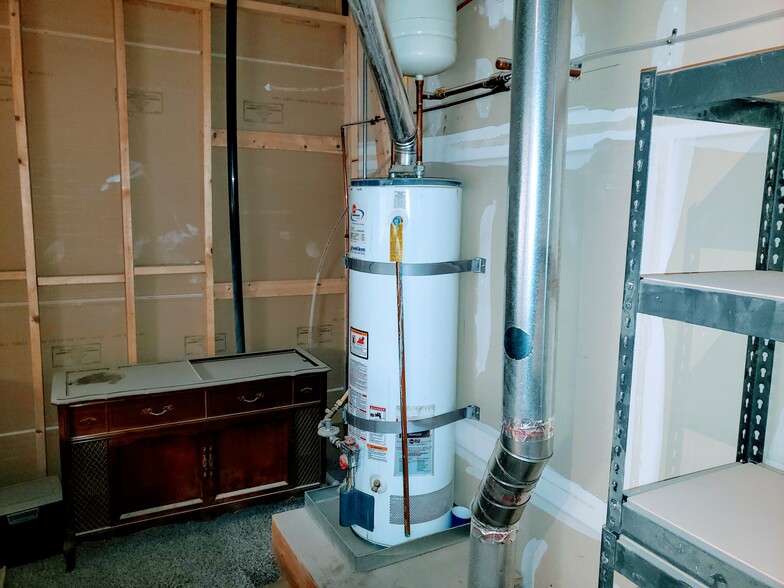 More Photos Of 215 N Redwood Rd, North Salt Lake Flex For Lease