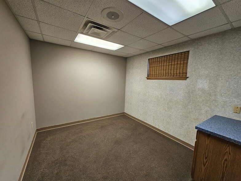 More Photos Of 30 Spring Mill Ct, Mooresville Office For Lease