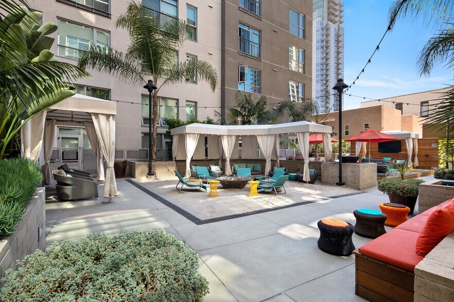 More Photos Of 707-777 G St, San Diego Apartments For Lease
