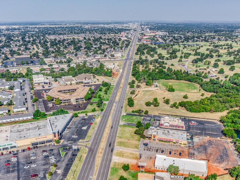 More Photos Of 4235 NW Expressway, Oklahoma City General Retail For Lease