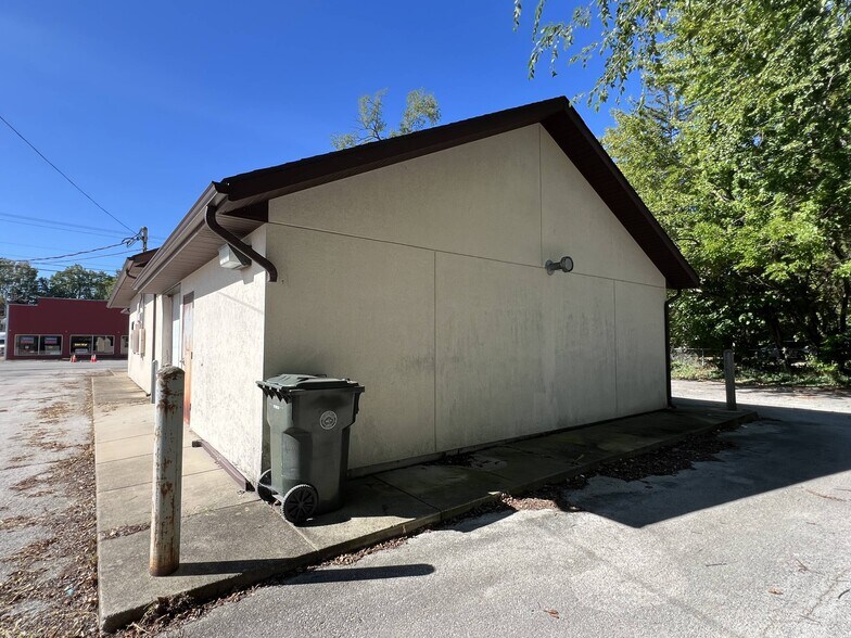 More Photos Of 603-615 E Jefferson St, Plymouth Office For Sale