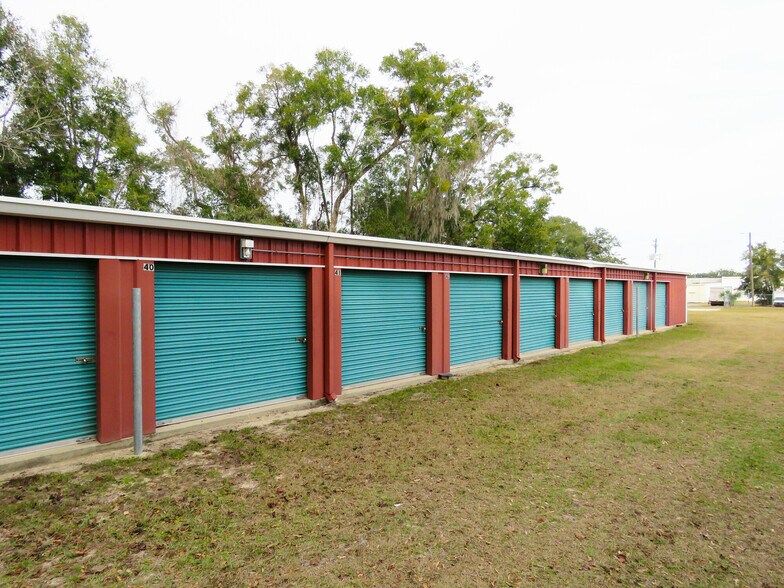 More Photos Of 2150 14th St NW, Chiefland Self Storage For Sale