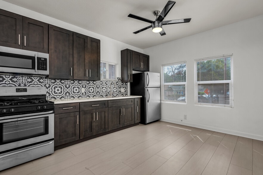 More Photos Of 300 Patton St, Los Angeles Apartments For Sale