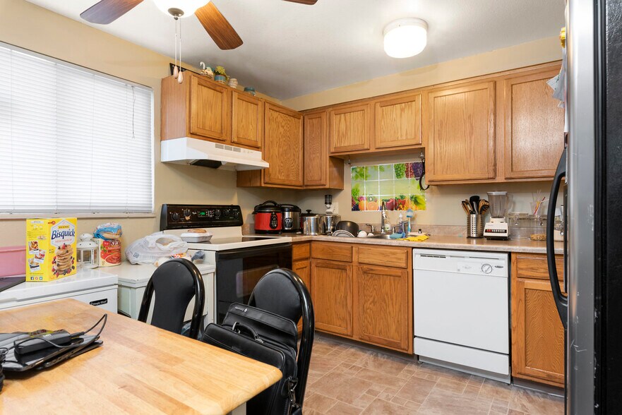 More Photos Of 4060 Airport Rd, Colorado Springs Apartments For Sale