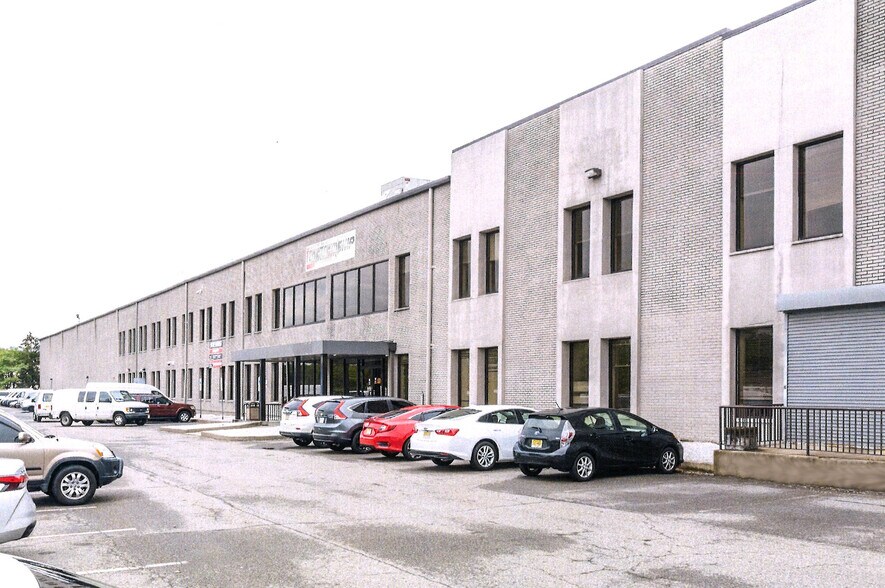 More Photos Of 50 Hartz Way, Secaucus Warehouse For Lease