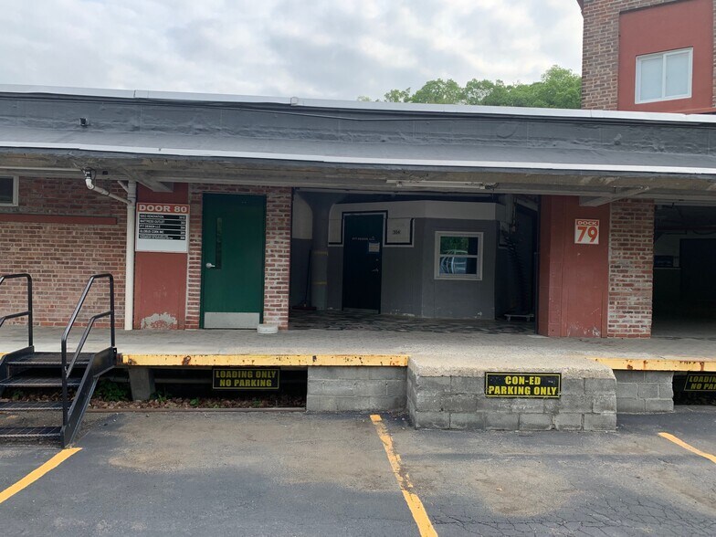 More Photos Of 3199 Albany Post Rd, Buchanan Warehouse For Lease