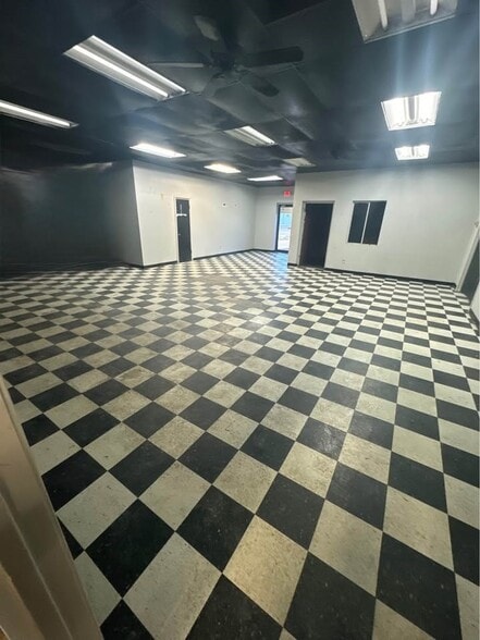 More Photos Of 1300 Garfield St, Midland Industrial For Lease