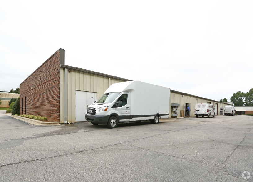 More Photos Of 134-150 Donmoor Ct, Garner Research And Development For Lease