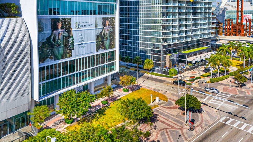 More Photos Of 1040 Biscayne Blvd, Miami Apartments For Lease