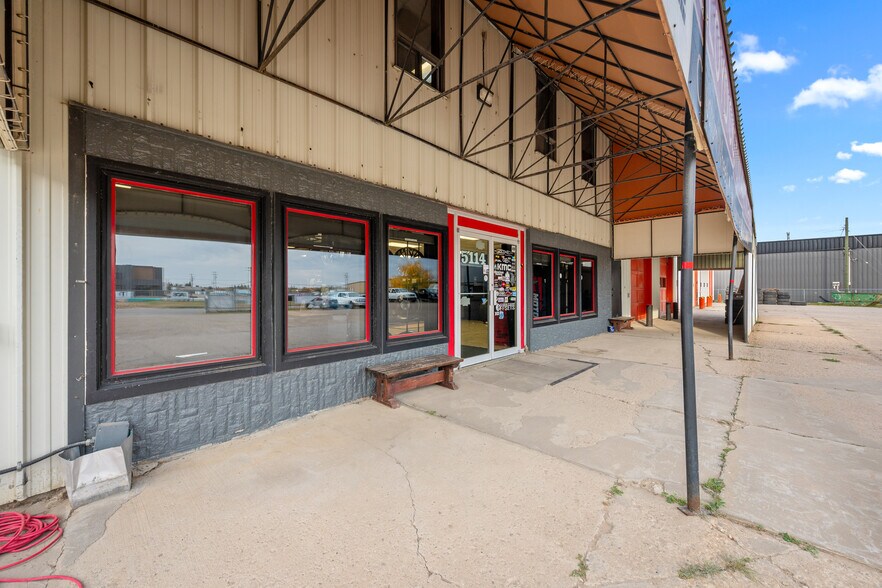 More Photos Of 5114 62 St, Lloydminster Warehouse For Sale