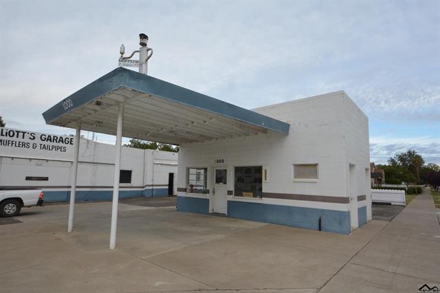 More Photos Of 1000 Walnut St, Red Bluff Service For Sale