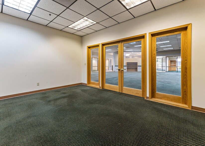 More Photos Of 2009 W Feemster Ave, Visalia Medical For Sale