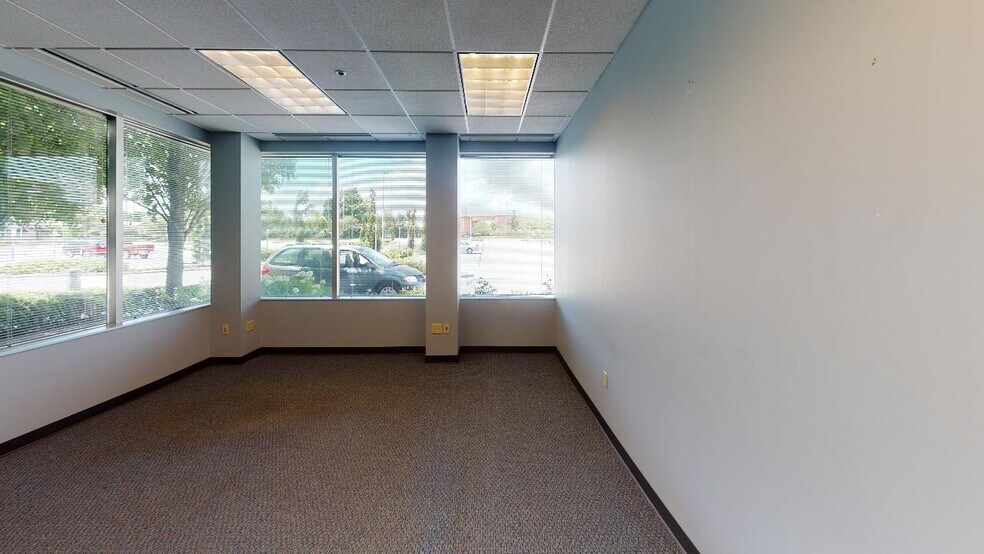 More Photos Of 630 W Carmel Dr, Carmel Office For Lease