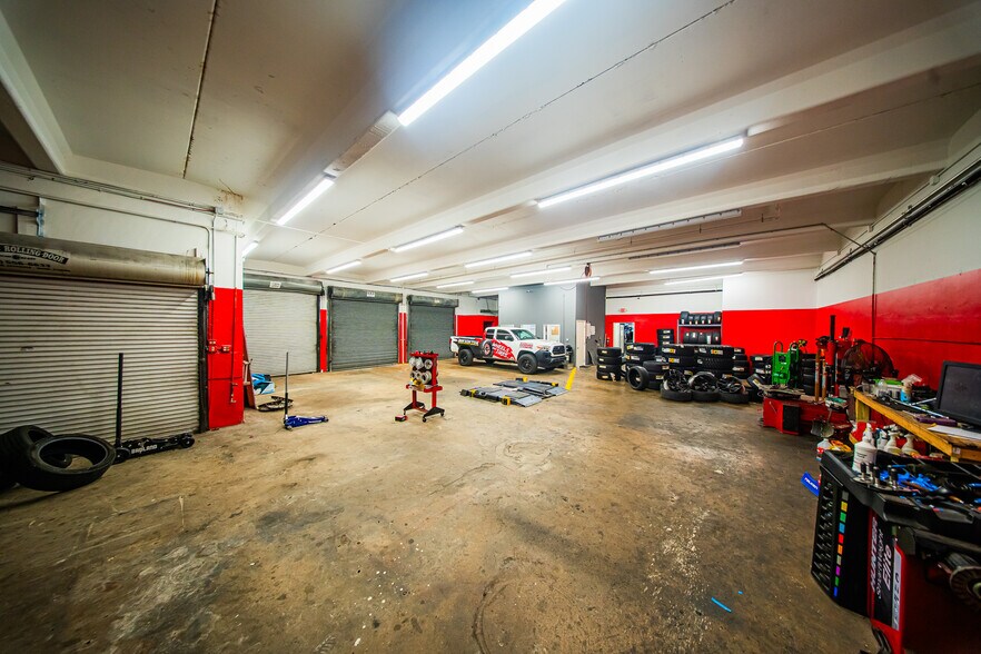 More Photos Of 101 NW 27th Ave, Miami Auto Repair For Sale