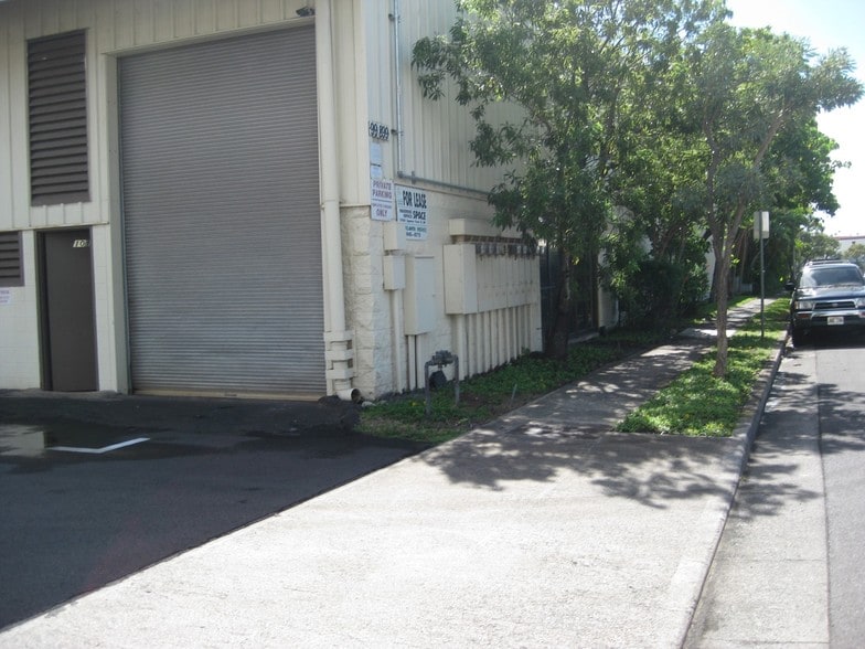 More Photos Of 99-899 Iwaena St, Aiea Warehouse For Lease