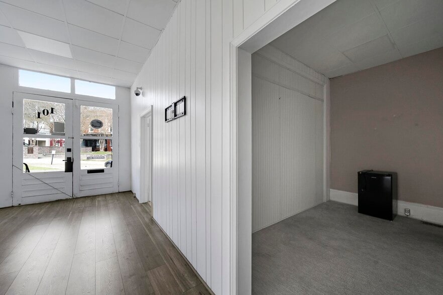 More Photos Of 101 Gadsden St, Chester Storefront Retail Office For Sale