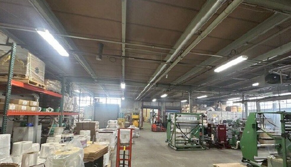 More Photos Of 450 Smith St, Farmingdale Warehouse For Sale