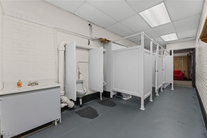 More Photos Of 16310 Lisbon St SE, Minerva Flex For Sale