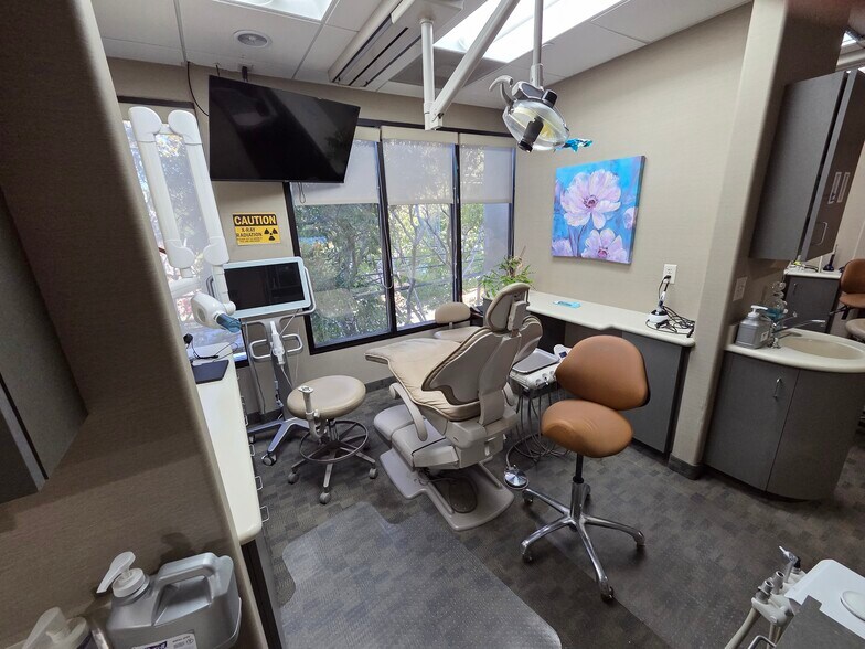 More Photos Of 695 Oak Grove Ave, Menlo Park Medical For Sale