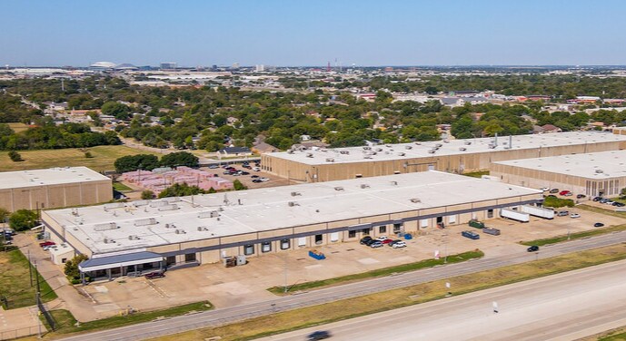 More Photos Of 1050 S State Highway 161, Grand Prairie Warehouse For Lease