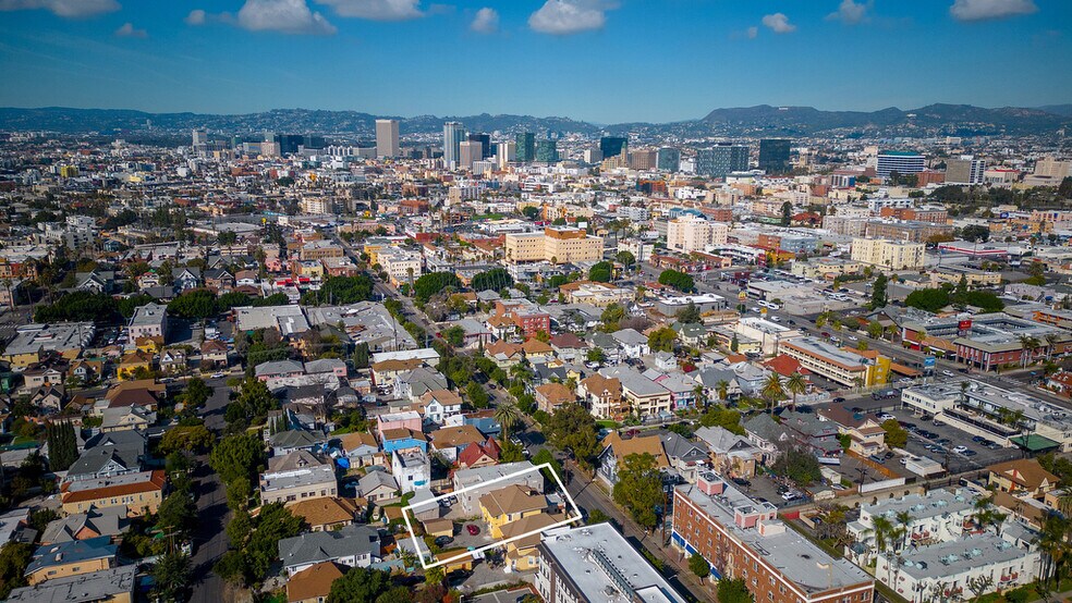 More Photos Of 1820 W 11th St, Los Angeles Apartments For Sale
