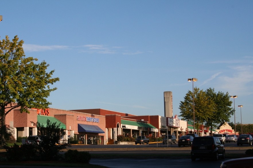 More Photos Of 109-297 N Seven Oaks Dr, Knoxville Freestanding For Lease