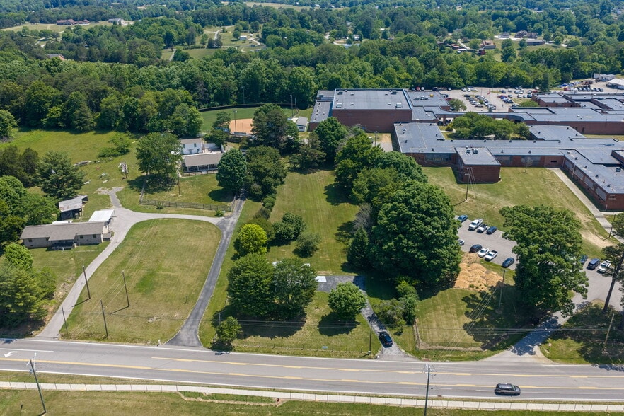 More Photos Of 7700 Tazewell Pike, Corryton Apartments For Sale
