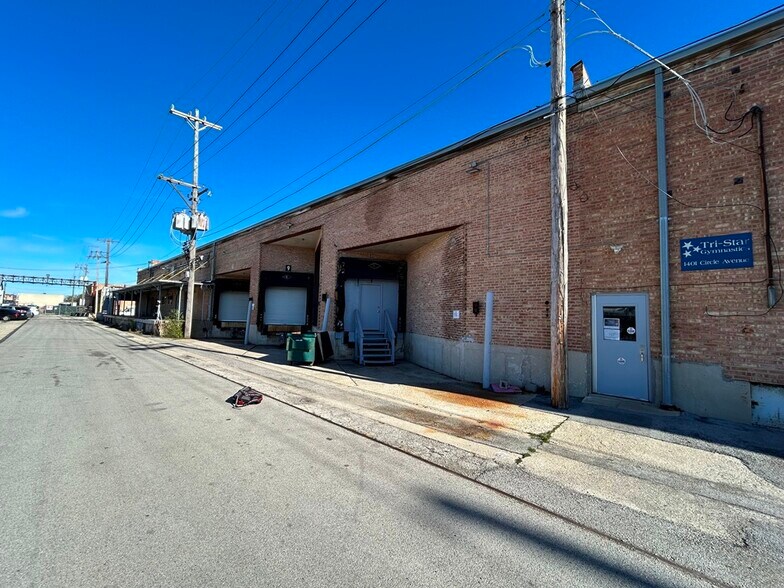 More Photos Of 1401 S Circle Ave, Forest Park Warehouse For Sale
