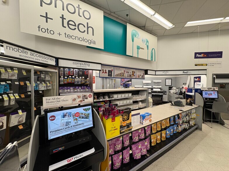 More Photos Of 14250 Prairie Ave, Hawthorne Freestanding For Lease