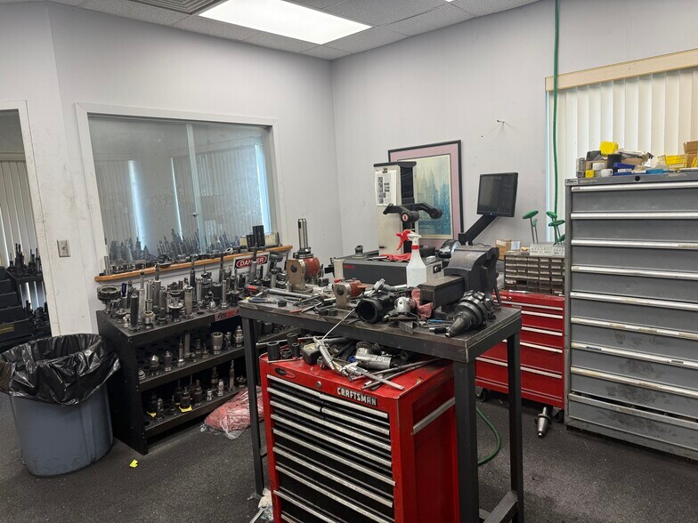 More Photos Of 1345 Henry St, Huntington Manufacturing For Sale