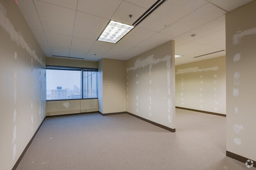 More Photos Of 1900 E Golf Rd, Schaumburg Office For Lease