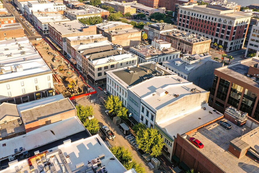 More Photos Of 36 W Broughton St, Savannah Office For Lease