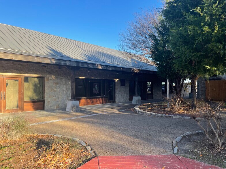 More Photos Of 1427-1435 N Highway 67, Cedar Hill Unknown For Lease